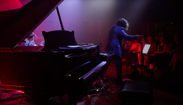 Brigitta Muntendorf, Weight and Load 2, Zubin Kanga, light sensors